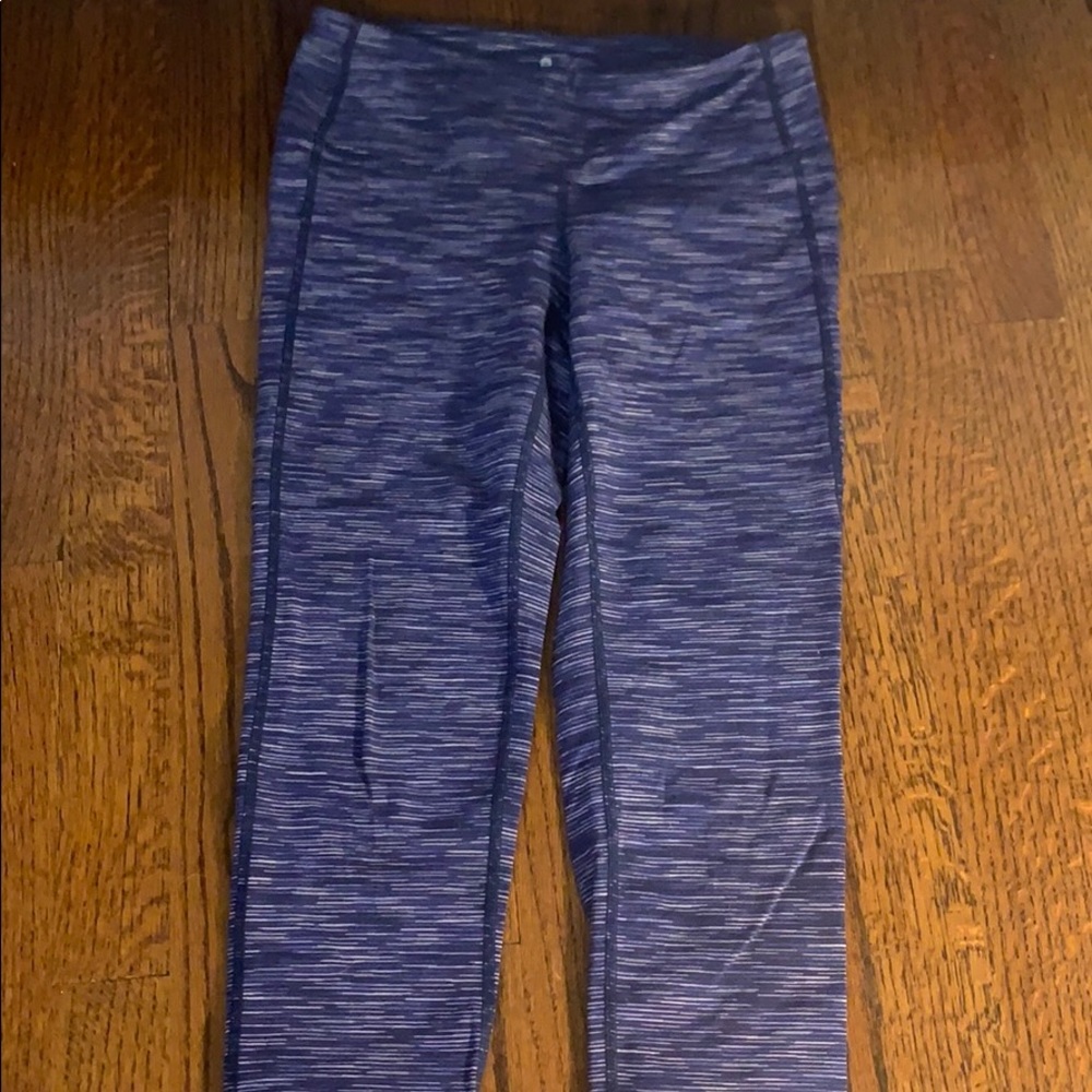 barely worn Athleta cropped leggings